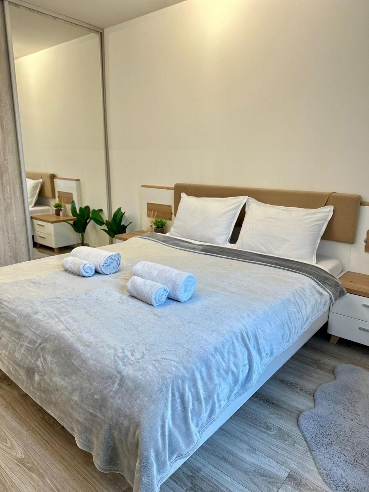 Central Park Apartment Cluj-Napoca Eksteriør billede